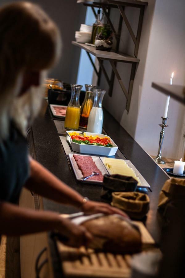 Hotel Hehrne Koek & Konferens Vänersborg Buitenkant foto